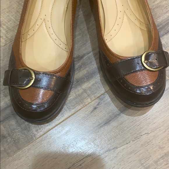 Shoes - Picture 4 of 10